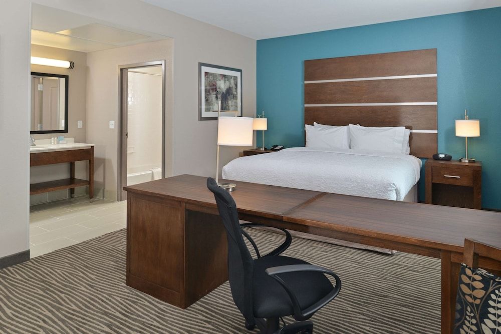 Studio, 1 King Bed, Accessible, Bathtub