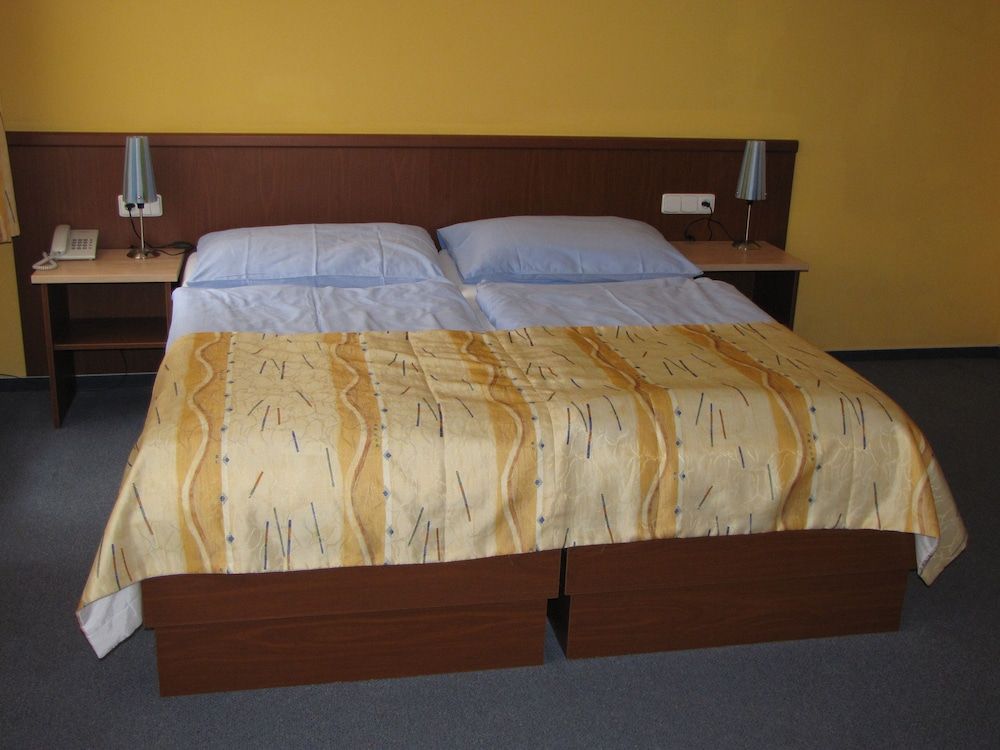 undefined Aparthotel Austria Suites 8