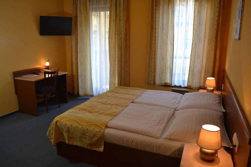 undefined Aparthotel Austria Suites 2