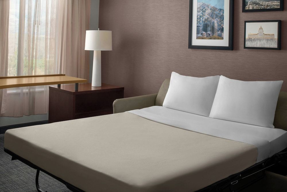 Studio, 1 King Bed with Sofa bed (Mobility Accessible, Tub)