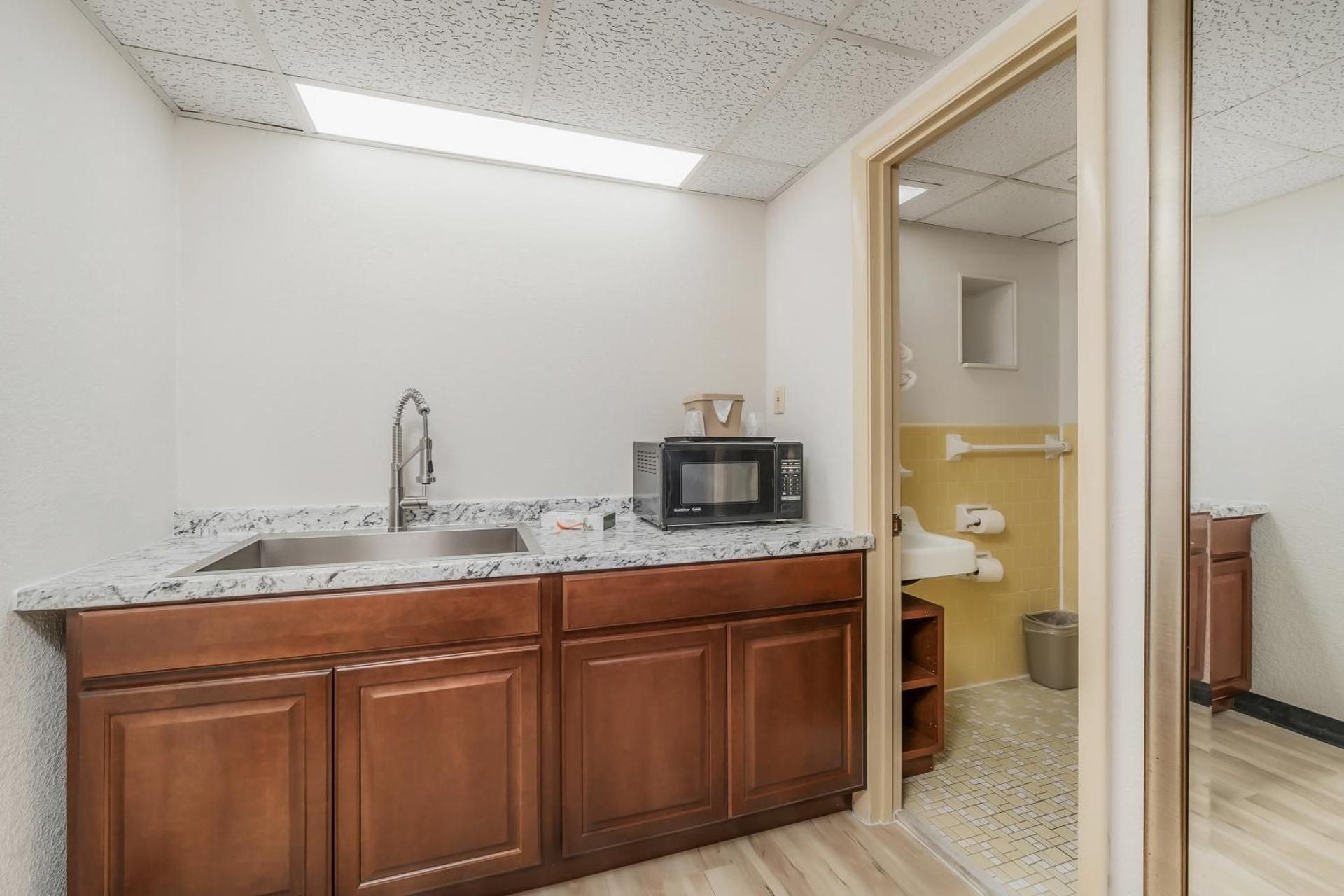 Studio Suite, 2 Queens Beds, Pull Out Sofa, Non Smoking