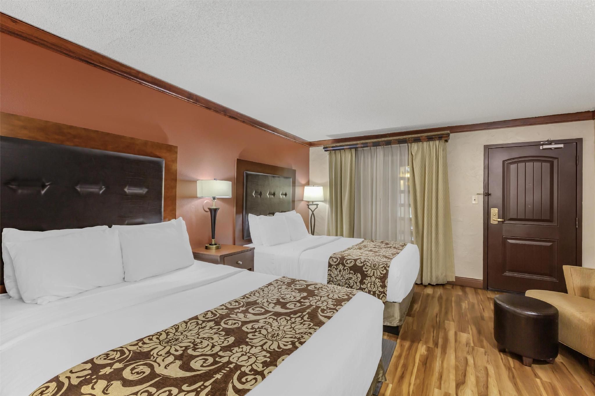 Accessibility - 2 Queen, Bathtub, Nonsmoking