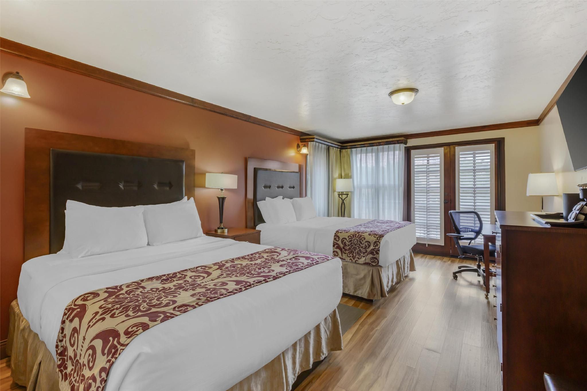 2 Queen Beds, Non-Smoking, Balcony, Mini Fridge, Full Breakfast