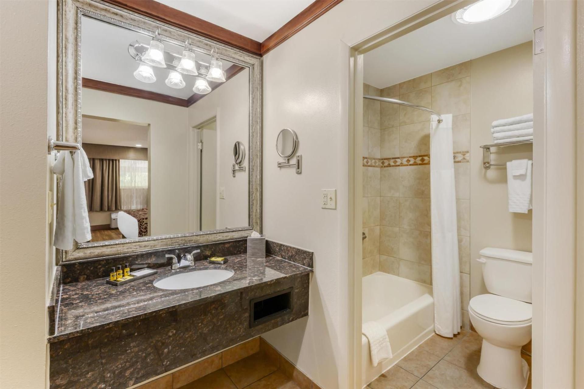 2 Queen Beds, Non-Smoking, Balcony, Mini Fridge, Full Breakfast