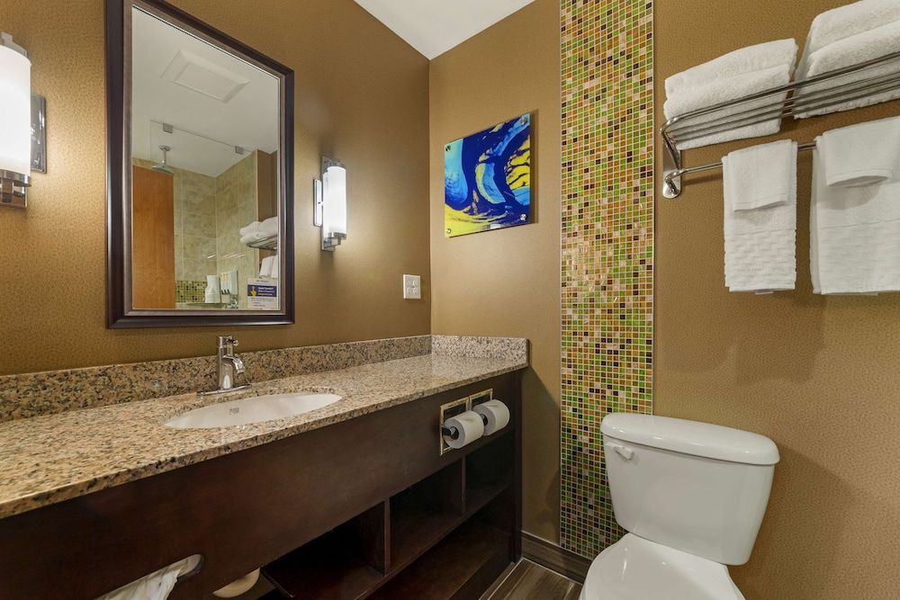 Best Western Plus Miami Executive Airport Hotel & Suites Standard Room, 2 Queen Beds, Non Smoking, Refrigerator & Microwave 3