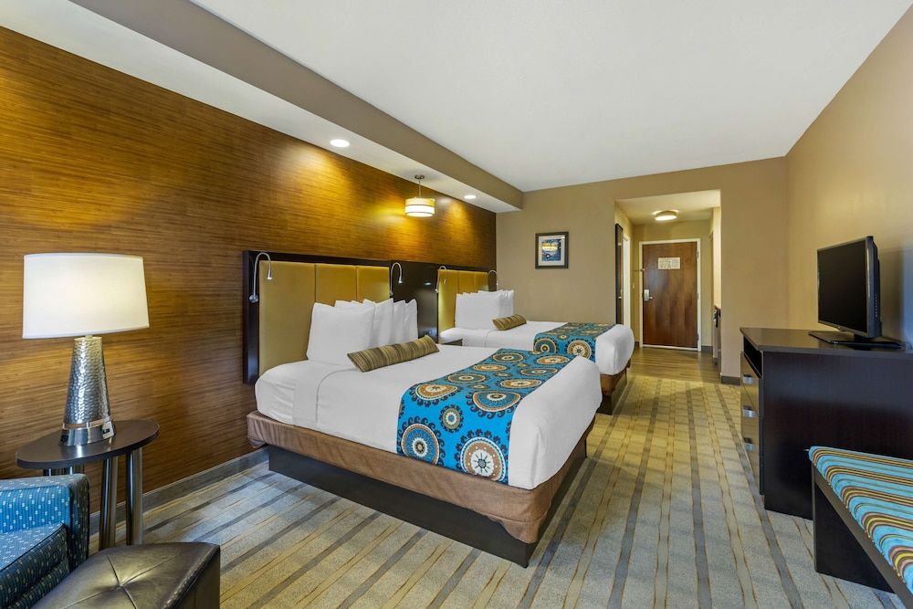 Best Western Plus Miami Executive Airport Hotel & Suites Standard Room, 2 Queen Beds, Non Smoking, Refrigerator & Microwave 2