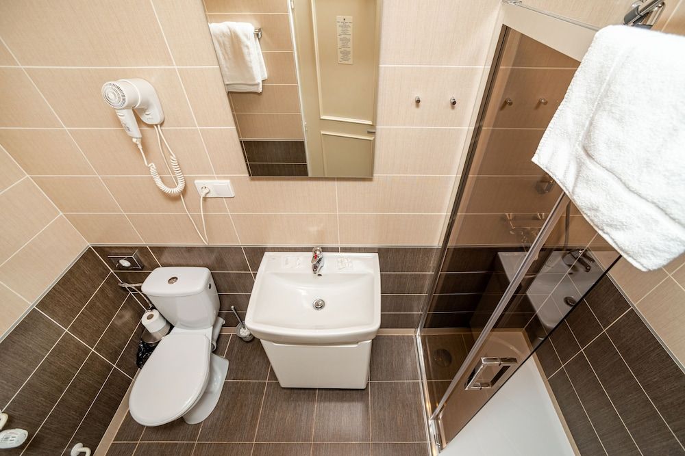 Hotel Orion Standard Apartment, 2 Twin Beds, Kitchen 4