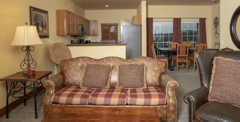 Raintree's Sandcastle Room, 2 Bedrooms, Private Bathroom 4