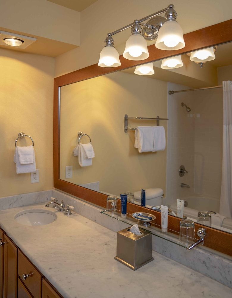 Raintree's Sandcastle Room, 3 Bedrooms, Private Bathroom 6