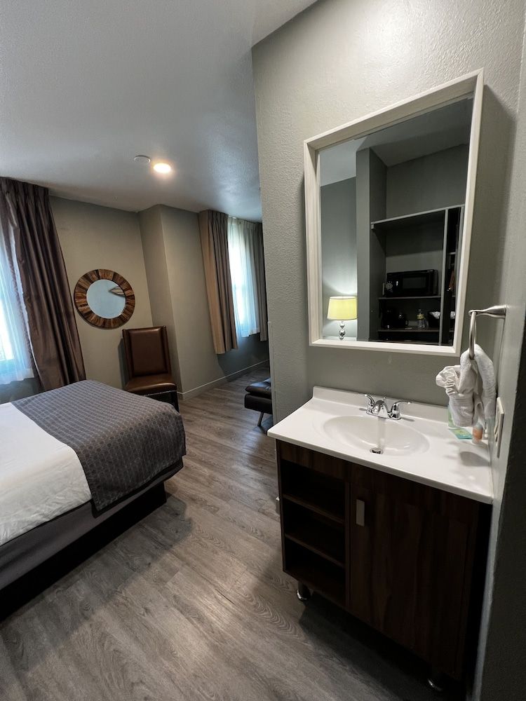 undefined Urban Boutique Hotel 3