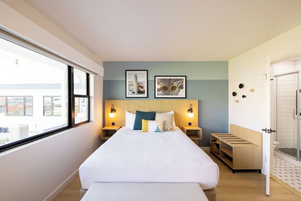 The Tides Oceanview Inn and Cottages Standard Room, 2 Queen Beds