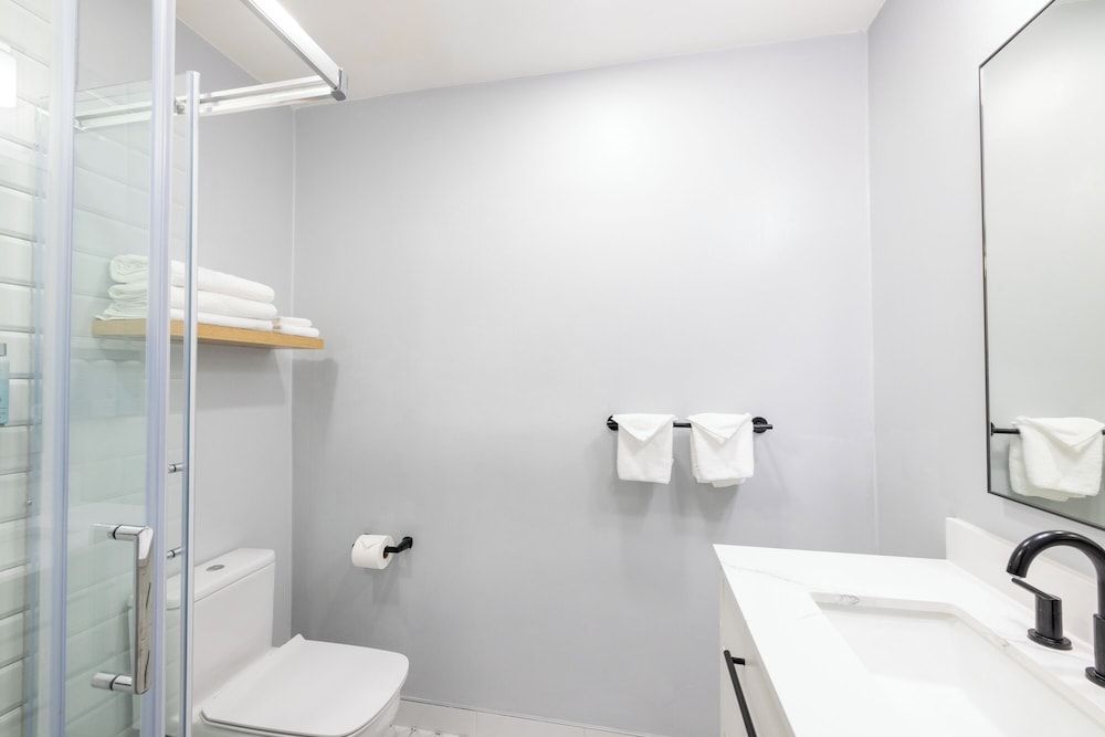 The Tides Oceanview Inn and Cottages Family Cottage, 2 Bedrooms 8