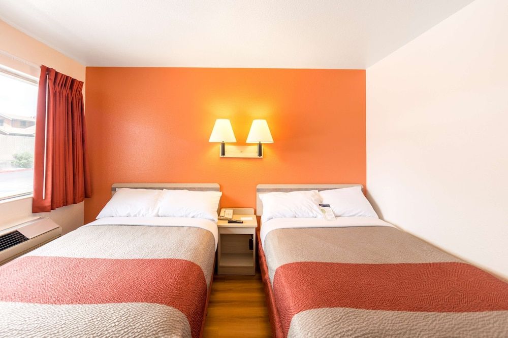 Motel 6 Klamath Falls, OR Standard Room, 2 Double Beds, Non Smoking 2