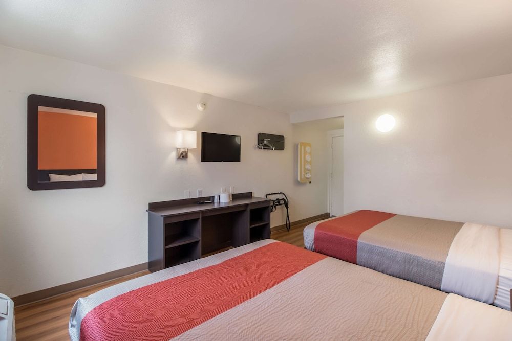 Standard Room, 2 Queen Beds, Non Smoking