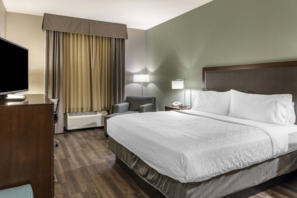 Standard Room, 1 King Bed