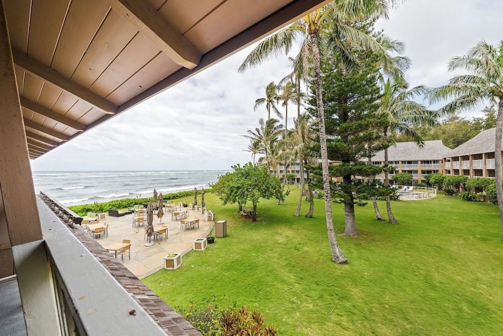 The ISO by Castle Deluxe Room, Ocean View (2nd Floor - stair access only) 4