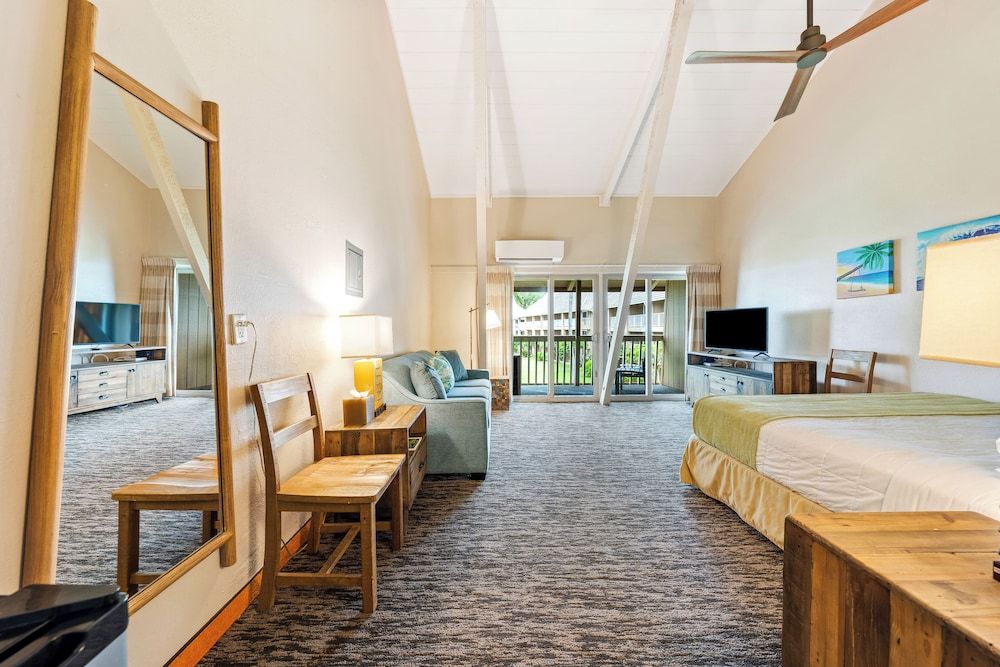 The ISO by Castle Deluxe Room, Ocean View (2nd Floor - stair access only) 3