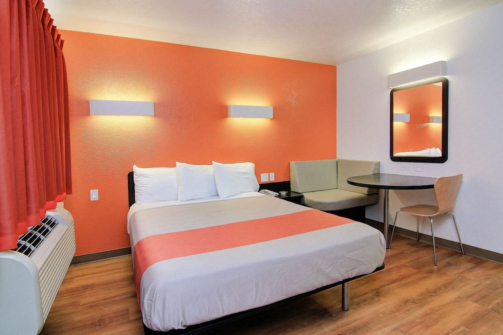 Premium Room, 1 Queen Bed, Accessible, Non Smoking