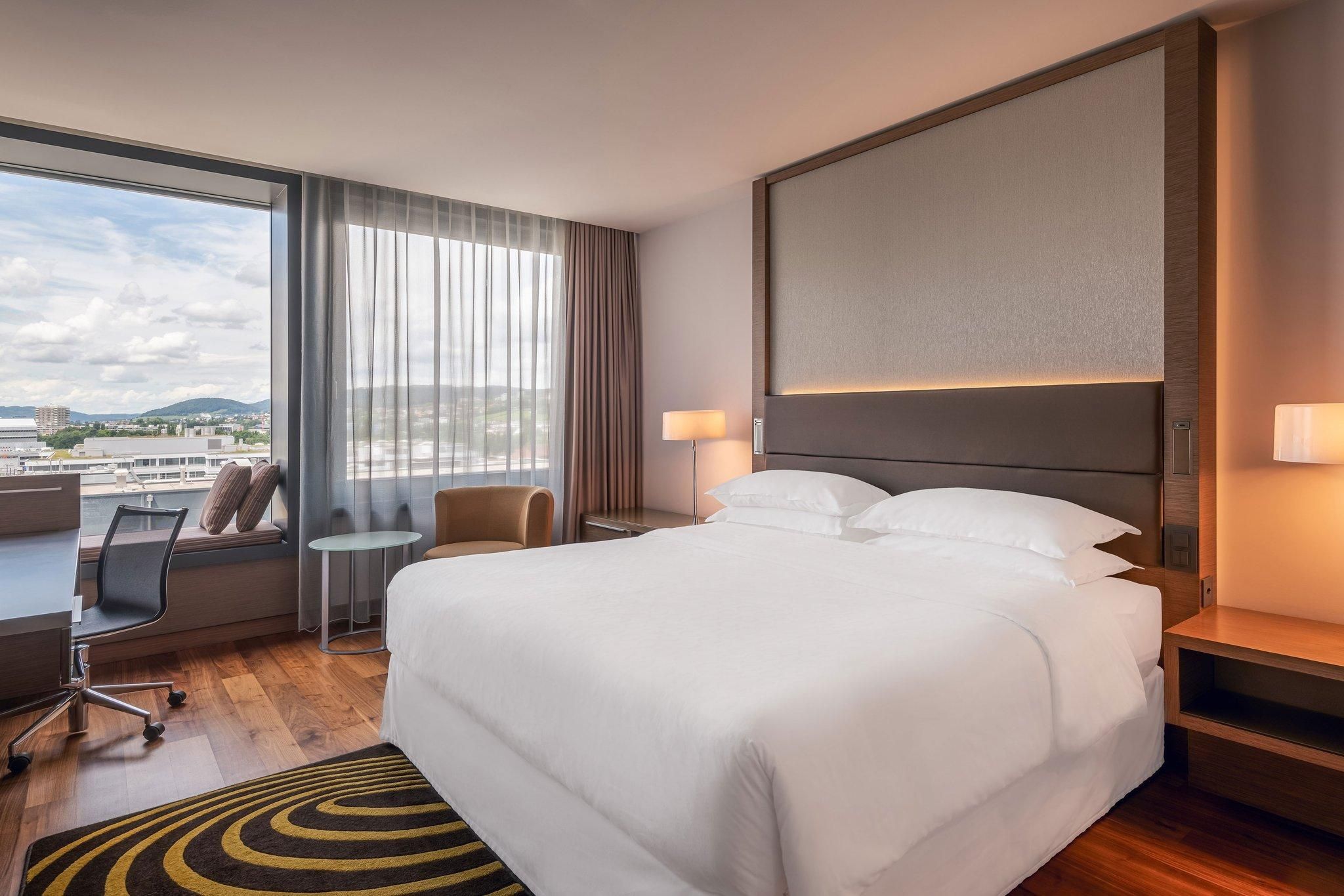 Sheraton Club Room, Club lounge access, Guest room, 1 King