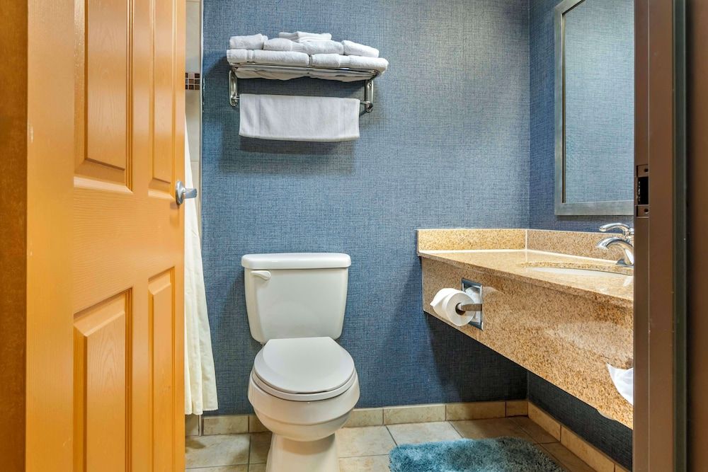 Best Western On The River Suite, 1 King Bed, Non Smoking, Jetted Tub 3