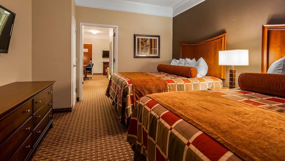 Suite, 2 Queen Beds, Non Smoking, Refrigerator & Microwave (with Sofabed)
