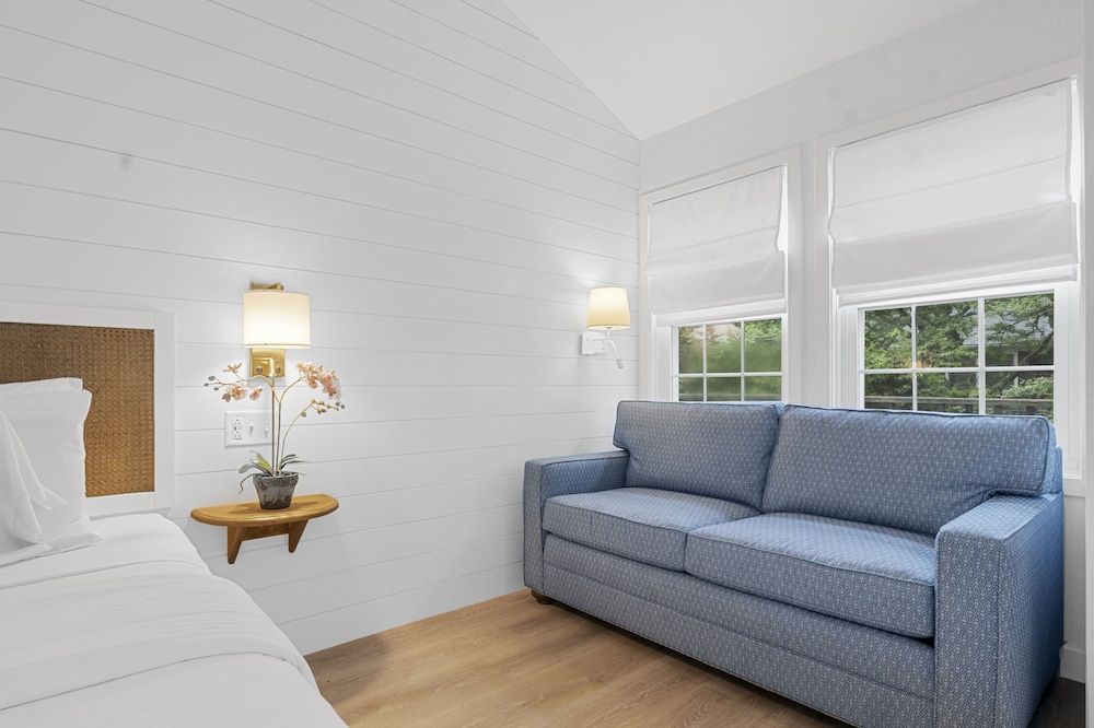 Nantucket Inn Traditional Room, 1 King Bed, Accessible 4