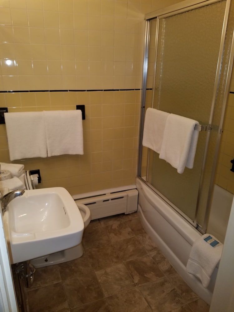 Room, 4 Beds