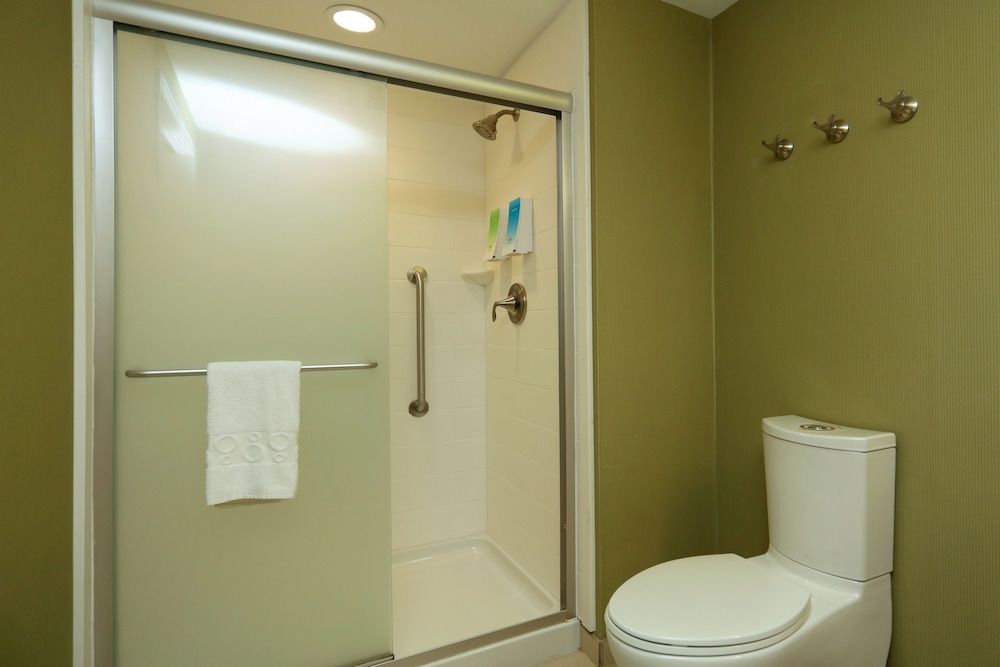 Studio, 2 Queen Beds, Accessible (Hearing)