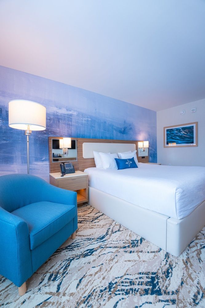 Deluxe Suite, 1 King Bed, Non Smoking (Adults Only 21+)