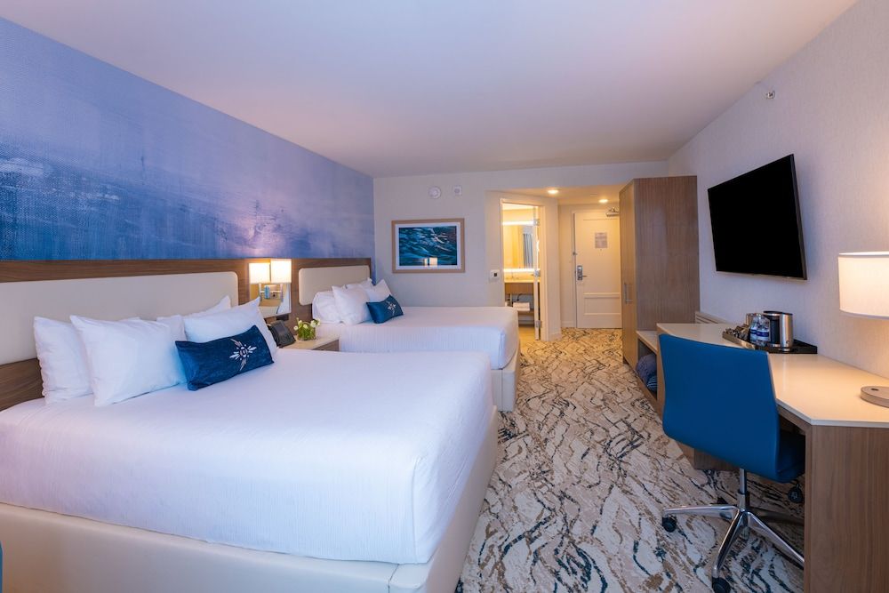 Deluxe Room, 2 Queen Beds, Non Smoking (Adults Only 21+)