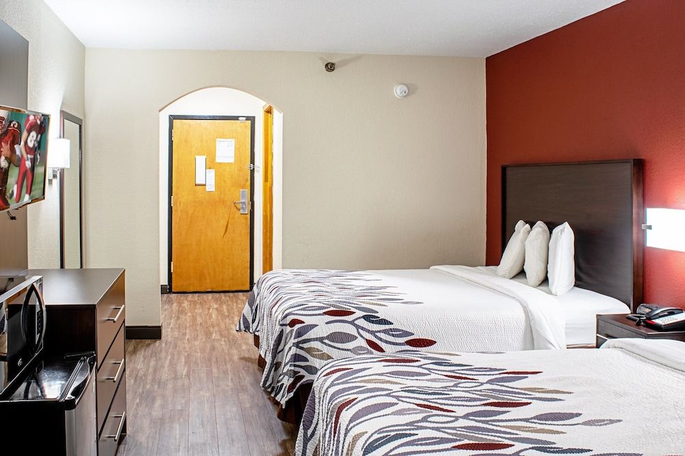 Deluxe Room, 2 Queen Beds (Smoke Free)