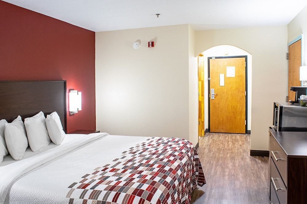 Deluxe Room, 1 King Bed, Accessible (Roll-In Shower, Smoke Free)
