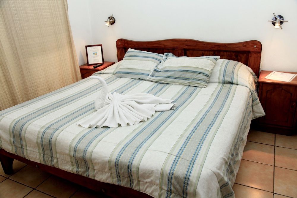 Hotel Colinas del Sol Standard Room, 1 King Bed, Pool Access, Garden Area 2