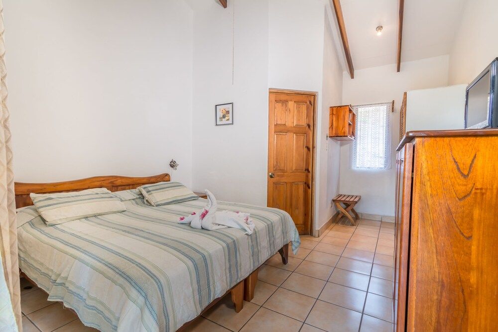 Hotel Colinas del Sol Standard Room, 1 King Bed, Pool Access, Garden Area 8