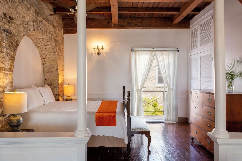 Copper and Lumber Store Hotel Georgian Studio's Harbour View