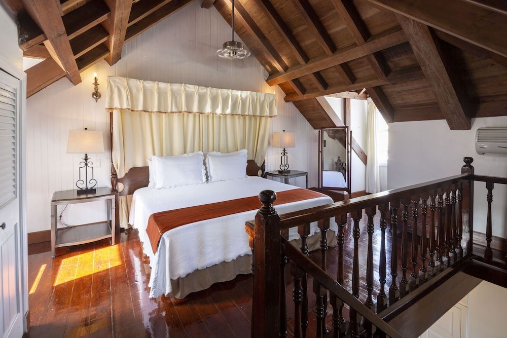 Copper and Lumber Store Hotel Contemporary Suite