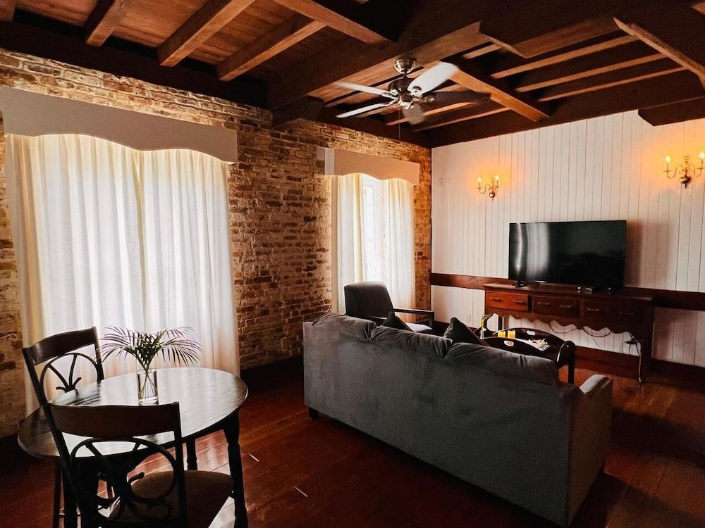 Copper and Lumber Store Hotel Georgian Suite 5