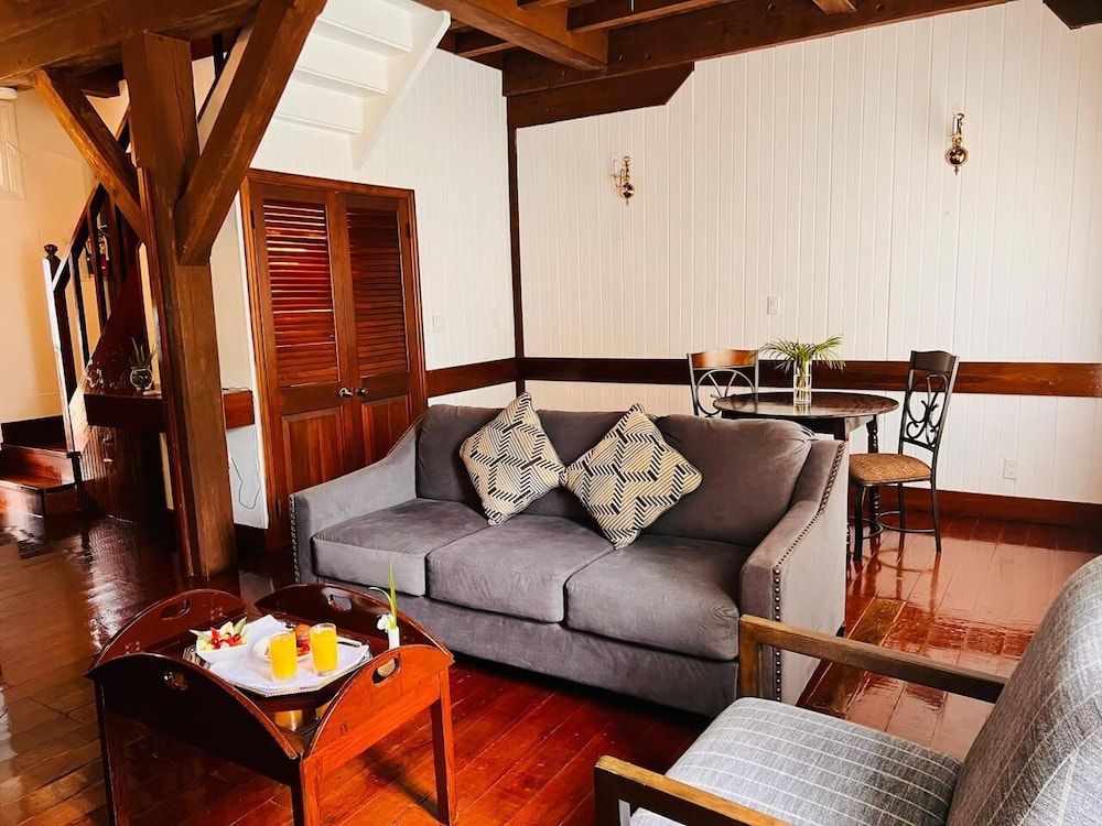 Copper and Lumber Store Hotel Georgian Suite 3