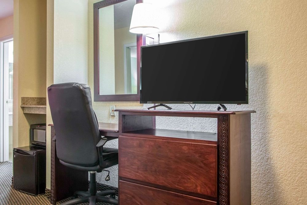 Suite, 1 King Bed, Non Smoking