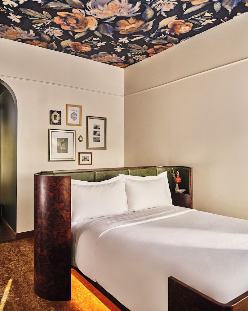 The Crawford Hotel Room (Pullman)