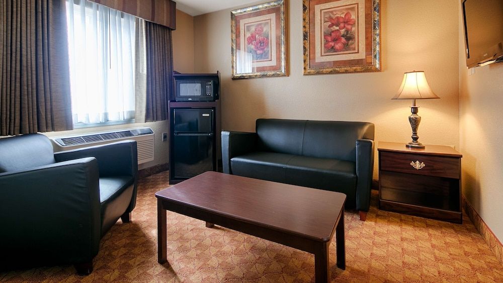 Best Western Fallon Inn & Suites Suite, 2 Double Beds, Non Smoking, Refrigerator & Microwave 5