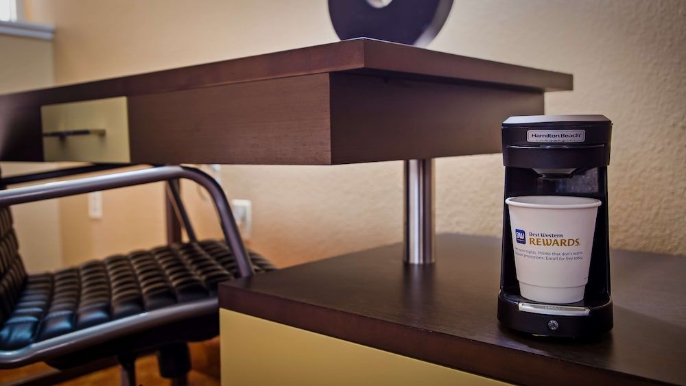 Best Western Fallon Inn & Suites Suite, 2 Double Beds, Non Smoking, Refrigerator & Microwave 3