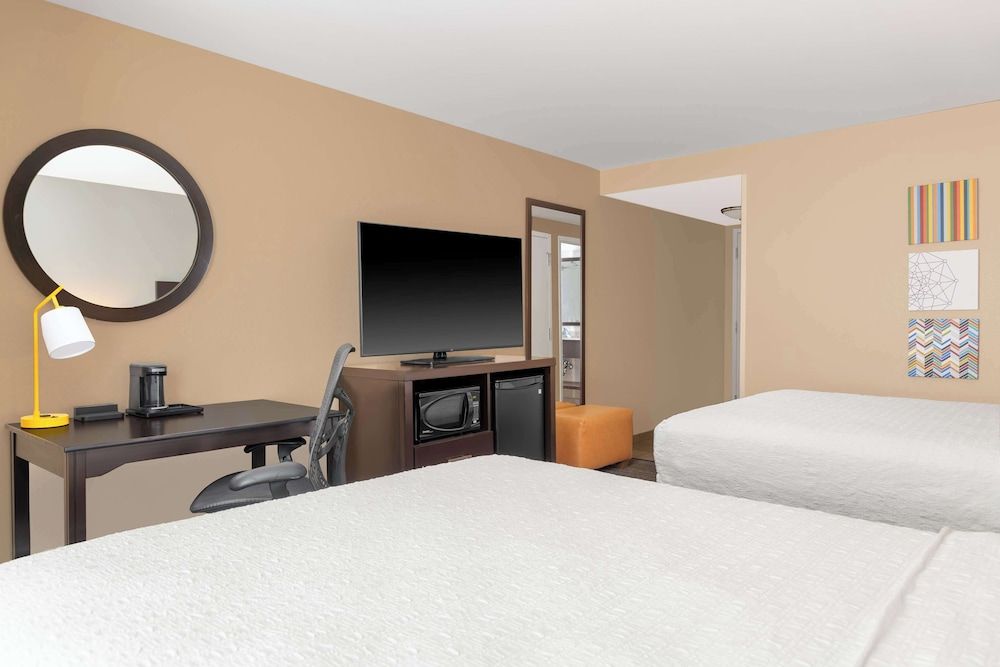 Room, 2 Queen Beds, Non Smoking