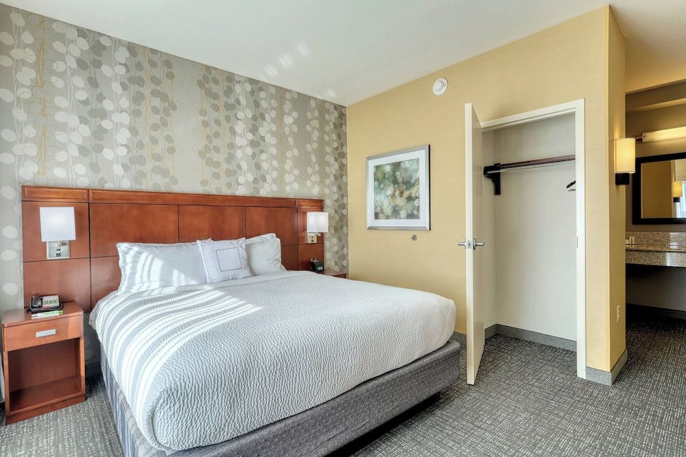 Suite, 1 Bedroom, City View