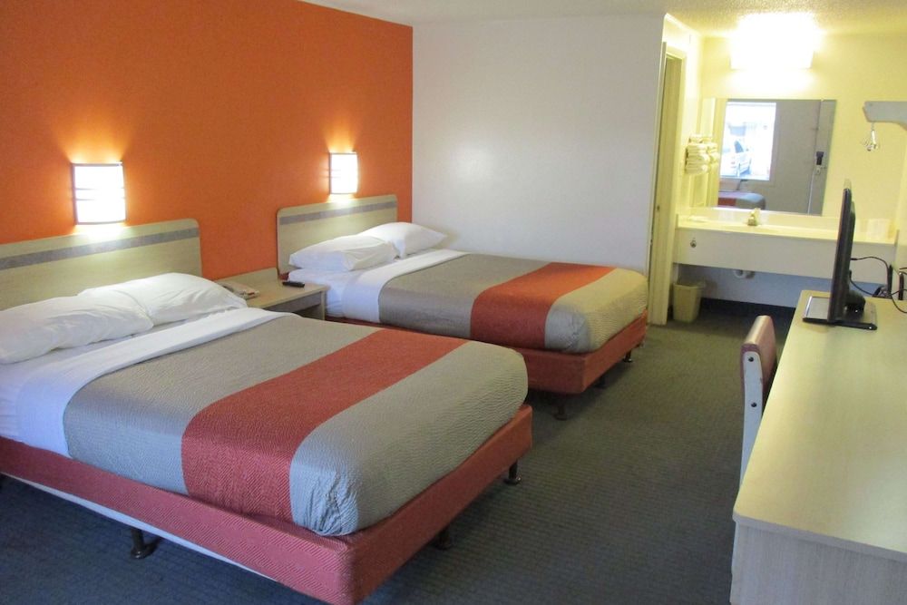Room, 1 King Bed, Accessible, Non Smoking (Mobility)