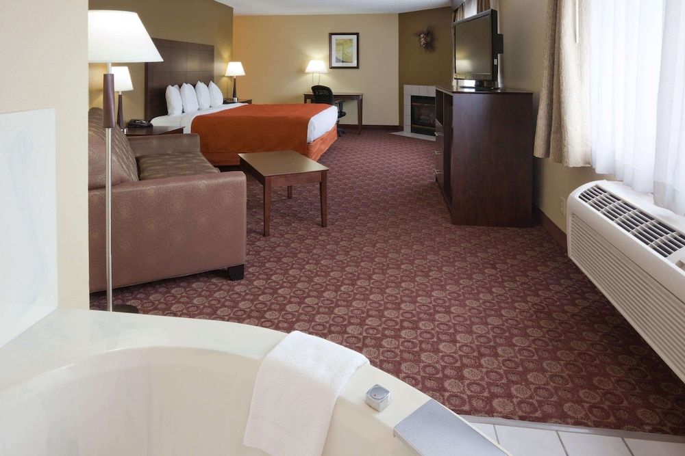 Studio Suite, 1 King Bed, Non Smoking