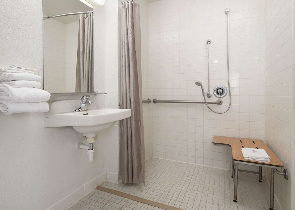 undefined Motel 6 San Luis Obispo, CA - North 6