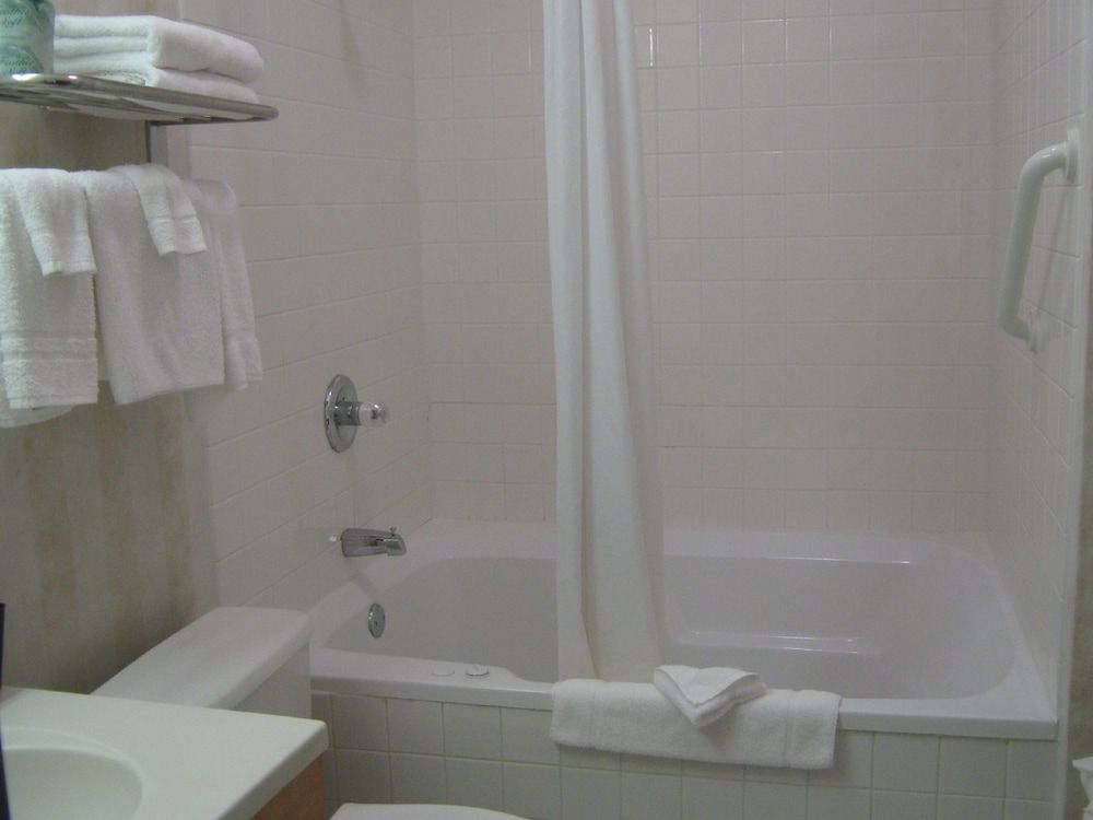 Efficiency, Room, 1 King Bed, Non Smoking