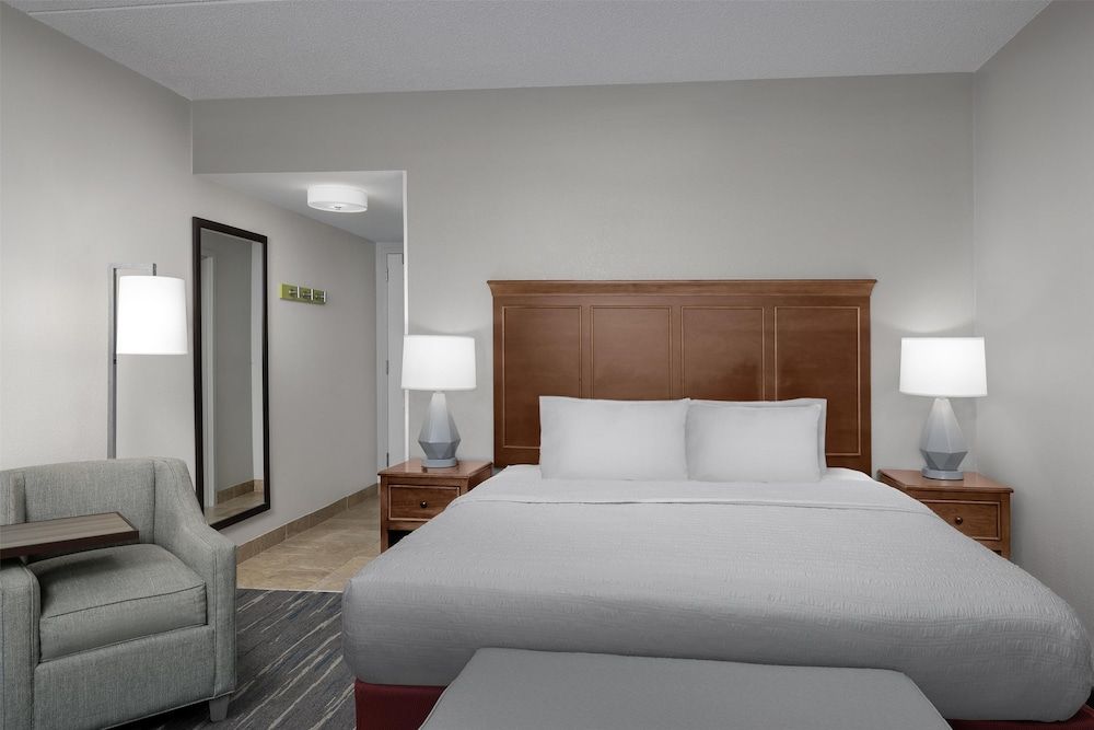 1 King Bed, Micro/Fridge, Non Smoking