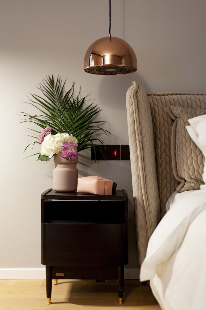 Deluxe King Garden View Room